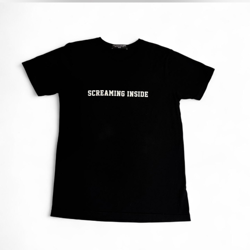 LULUSIMONSTUDIO Black “Screaming Inside” T-Shirt for the bold & witty